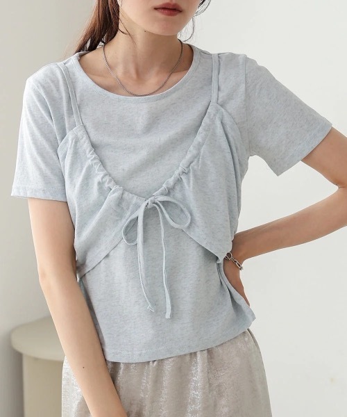 Bab(バブ)の「ビスチェレイヤードデザイントップス(Tシャツ/カットソー・レディース・オフホワイト/杢グレー/ブラック/ライトブルー・MEDIUM)」の1枚目の写真
