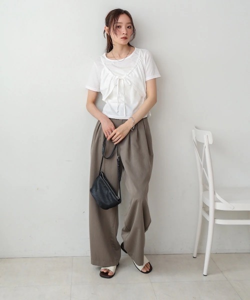 Bab(バブ)の「ビスチェレイヤードデザイントップス(Tシャツ/カットソー・レディース・オフホワイト/杢グレー/ブラック/ライトブルー・MEDIUM)」の6枚目の写真