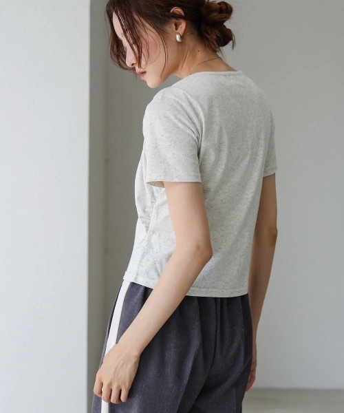 Bab(バブ)の「ビスチェレイヤードデザイントップス(Tシャツ/カットソー・レディース・オフホワイト/杢グレー/ブラック/ライトブルー・MEDIUM)」の20枚目の写真
