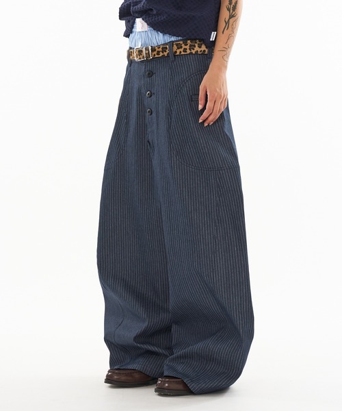 ASSORT CROSS TUCK BAGGY PANTS /グレー×ホワイト セール】ASSORT SIDE SWITCH BAGGY CURVE PANTS / アソート