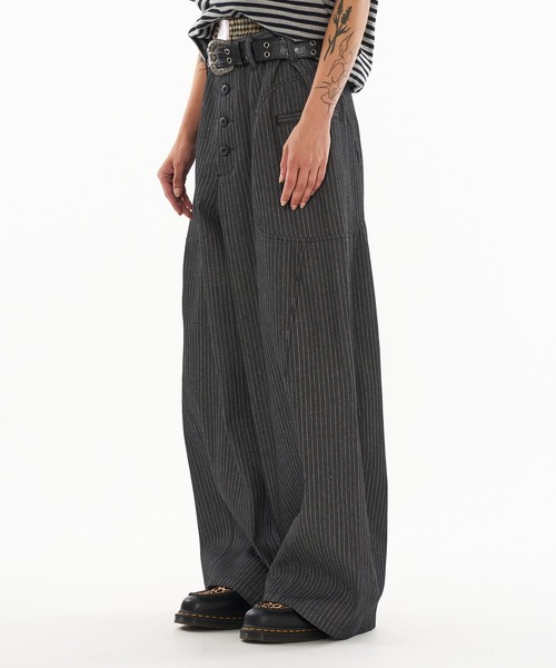 WISH FOR EVER（ウィッシュフォーエバー）の「ASSORT SIDE SWITCH BAGGY CURVE PANTS / アソートサイドスイッチバギーカーブパンツ（その他パンツ・メンズ・インディゴブルー/チャコールグレー/ブラック・LARGE/SMALL/MEDIUM）」の12枚目の写真