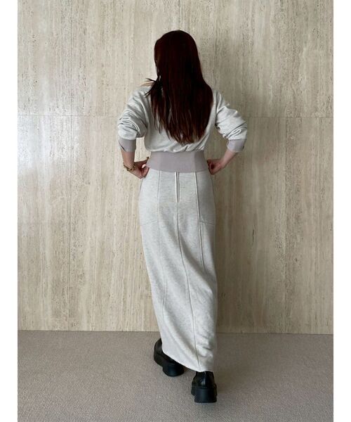 LAGUNAMOON（ラグナムーン）の「ウエストZIPラメスウェットプルオーバー（スウェット・レディース・ベージュ/ライトグレー・FREE）」の13枚目の写真
