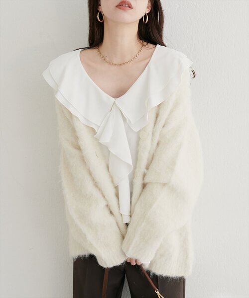 natural couture（ナチュラルクチュール）の「【WEB限定】ラッフル衿キャンディスリーブブラウス（シャツ/ブラウス・レディース・その他1/サックスブルー/ブラック/オフホワイト・FREE）」の2枚目の写真