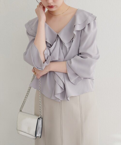 natural couture（ナチュラルクチュール）の「【WEB限定】ラッフル衿キャンディスリーブブラウス（シャツ/ブラウス・レディース・その他1/サックスブルー/ブラック/オフホワイト・FREE）」の3枚目の写真