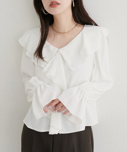 natural couture（ナチュラルクチュール）の「【WEB限定】ラッフル衿キャンディスリーブブラウス（シャツ/ブラウス・レディース・その他1/サックスブルー/ブラック/オフホワイト・FREE）」の6枚目の写真