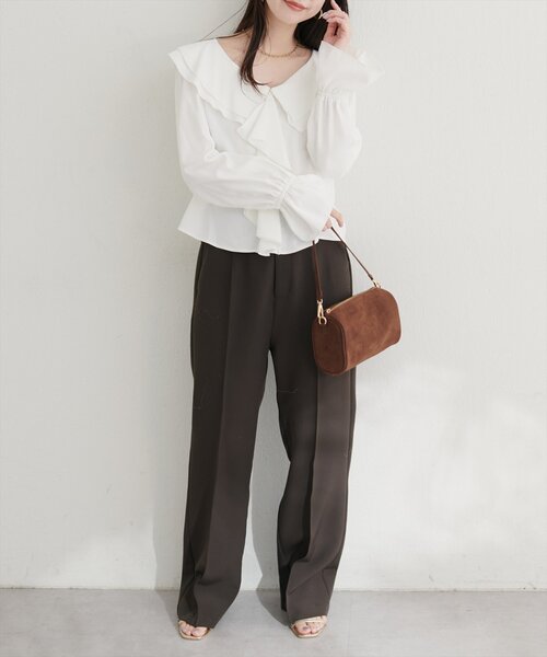 natural couture（ナチュラルクチュール）の「【WEB限定】ラッフル衿キャンディスリーブブラウス（シャツ/ブラウス・レディース・その他1/サックスブルー/ブラック/オフホワイト・FREE）」の8枚目の写真