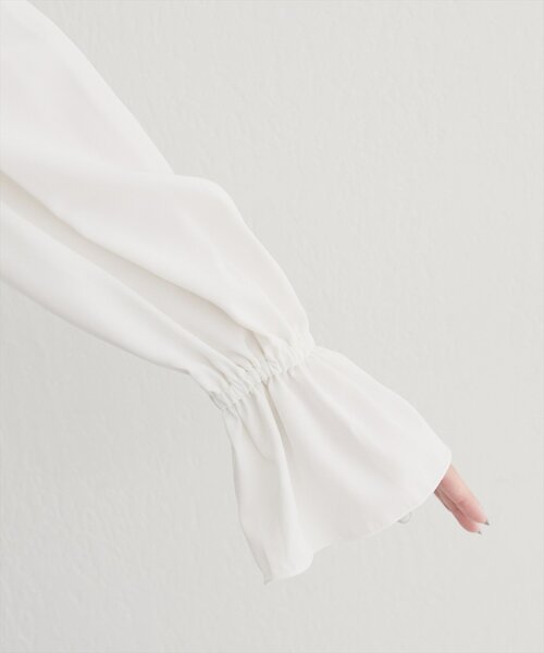 natural couture（ナチュラルクチュール）の「【WEB限定】ラッフル衿キャンディスリーブブラウス（シャツ/ブラウス・レディース・その他1/サックスブルー/ブラック/オフホワイト・FREE）」の18枚目の写真