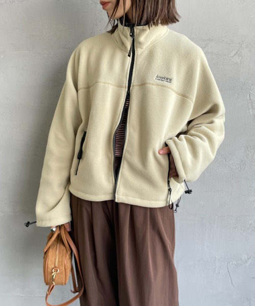 AMERICANA（アメリカーナ）の「[Americana/アメリカーナ] 別注 ワンポイント刺繍ロゴ ショート丈フリースジャケット（その他アウター・レディース・チャコール/ベージュ/ネイビー/レッド・ONE SIZE）」の11枚目の写真