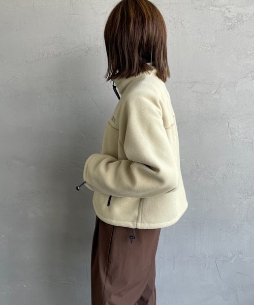 AMERICANA（アメリカーナ）の「[Americana/アメリカーナ] 別注 ワンポイント刺繍ロゴ ショート丈フリースジャケット（その他アウター・レディース・チャコール/ベージュ/ネイビー/レッド・ONE SIZE）」の13枚目の写真