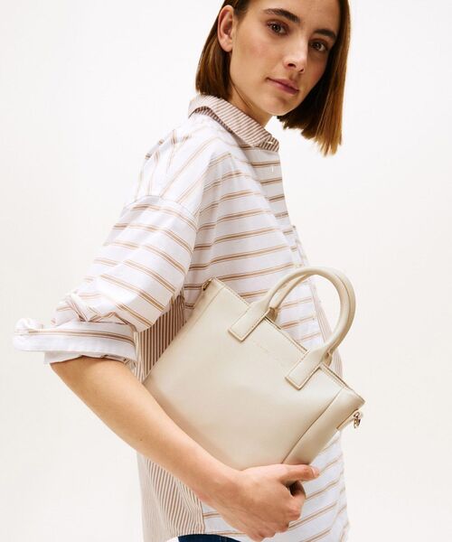TOMMY HILFIGER（トミーヒルフィガー）の「カジュアルミニトートバッグ（トートバッグ・レディース・ベージュ/ネイビー/ブラック・FREE）」の7枚目の写真