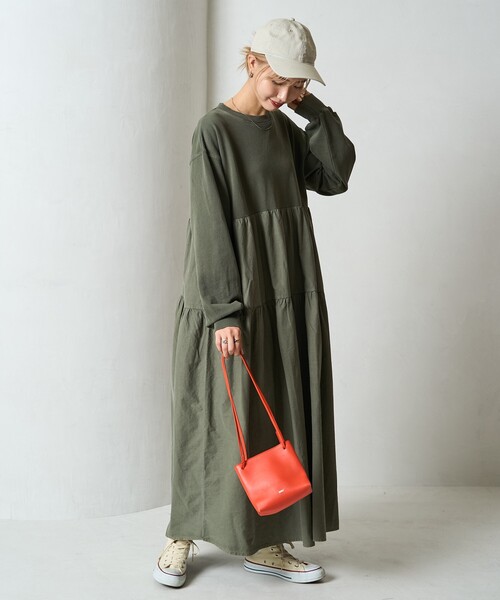 FREAK'S STORE（フリークスストア）の「限定展開　ピグメント 加工 ティアード 切り替え ワンピース（ワンピース・レディース・スミクロ/ベージュ/ネイビー/レッド/グリーン/ナチュラル・SMALL/MEDIUM）」の4枚目の写真