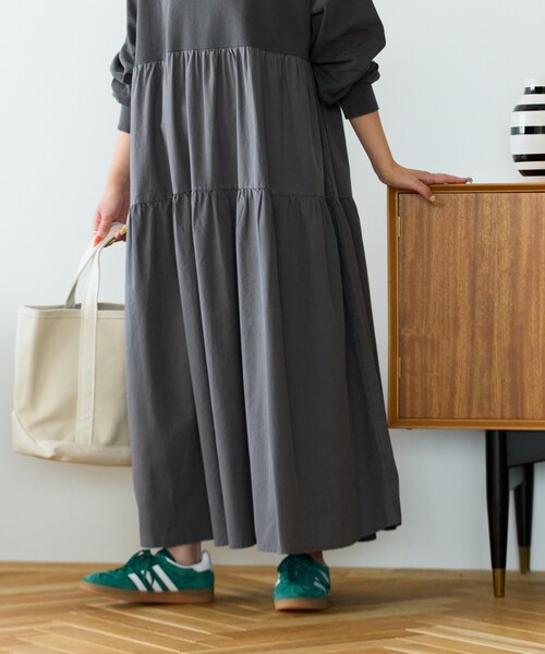 FREAK'S STORE（フリークスストア）の「限定展開　ピグメント 加工 ティアード 切り替え ワンピース（ワンピース・レディース・スミクロ/ベージュ/ネイビー/レッド/グリーン/ナチュラル・SMALL/MEDIUM）」の17枚目の写真