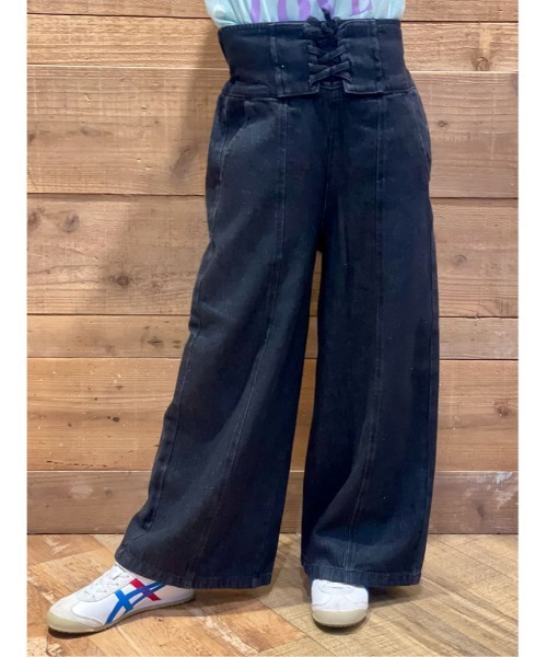Right-on(ライトオン)の「【VIVIAN BLUE】レースアップワイドデニムパンツ/綿100 (ガールズ/通学/公園/お出かけ/プレゼント)(デニムパンツ・キッズ・ブラック/ダークインディゴブルー・150/160/130/140)」の9枚目の写真
