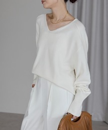 Vネックニット(長袖)