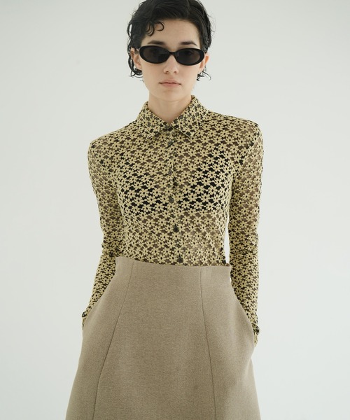 CLANE（クラネ）の「3D FLOWER LACE SHIRT（シャツ/ブラウス・レディース・その他/ブラック・1/2）」の2枚目の写真