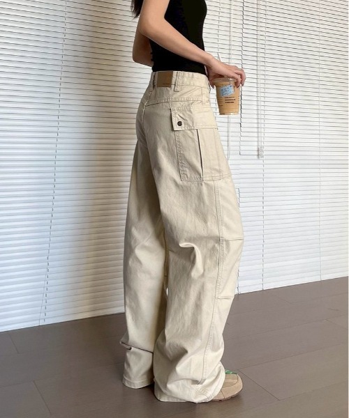 VIBGYOR(ヴィブジョー)の「【LAMPOON】フレアカーゴパンツ(カーゴパンツ・レディース・ベージュ/グレー・MEDIUM/SMALL/LARGE)」の3枚目の写真