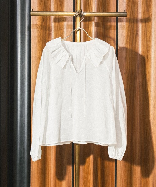 ROSE BUD(ローズバッド)の「FRILL COLLAR BLOUSE(シャツ/ブラウス・レディース・ホワイト/ブラック/パープル・ONE SIZE)」の2枚目の写真