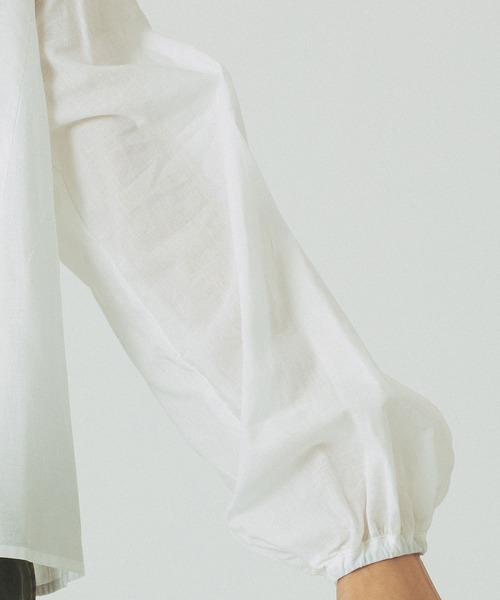 ROSE BUD(ローズバッド)の「FRILL COLLAR BLOUSE(シャツ/ブラウス・レディース・ホワイト/ブラック/パープル・ONE SIZE)」の6枚目の写真