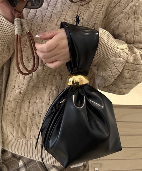 folka(フォルカ)の「9C79 ワンハンドルミニ巾着バッグ(ハンドバッグ・レディース・ブラック/ブラウン・ONESIZE)」の2枚目の写真