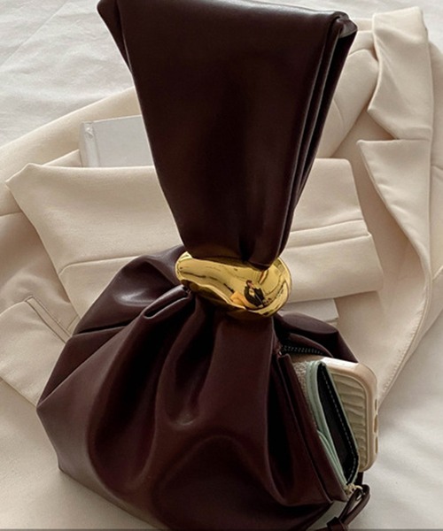 folka(フォルカ)の「9C79 ワンハンドルミニ巾着バッグ(ハンドバッグ・レディース・ブラック/ブラウン・ONESIZE)」の4枚目の写真