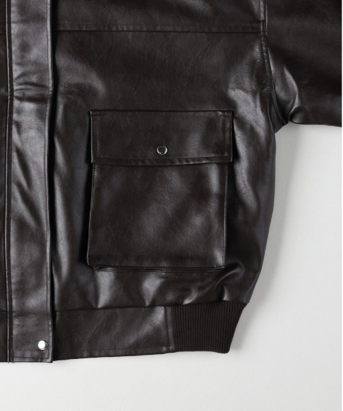 Right-on(ライトオン)の「【HONEYSUCKLE ROSE】フライトジャケット(レザー 洗練シルエット カジュアル フォーマル)(ブルゾン・レディース・ブラック/ブラウン・M/L)」の6枚目の写真