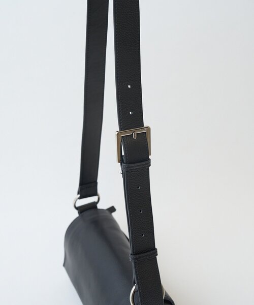 新品タグ付】ビアズリー レザー ボディバッグ ブラック + 替ベルト