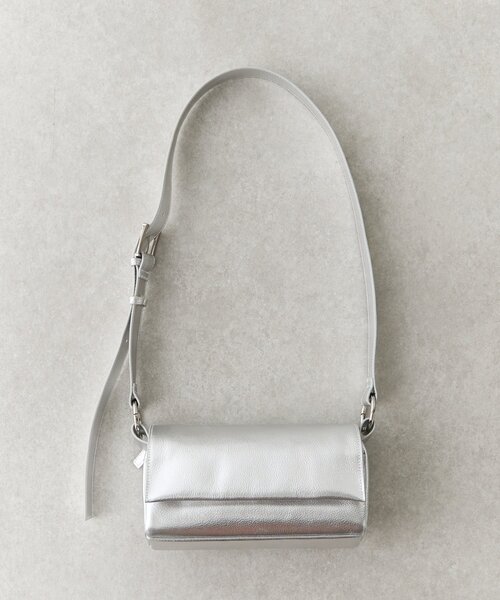 ★min0000さま専用★【新品タグ付】ビアズリー レザーボディバッグ シルバー ミニレザーボディバッグ（ショルダーバッグ）｜BEARDSLEY