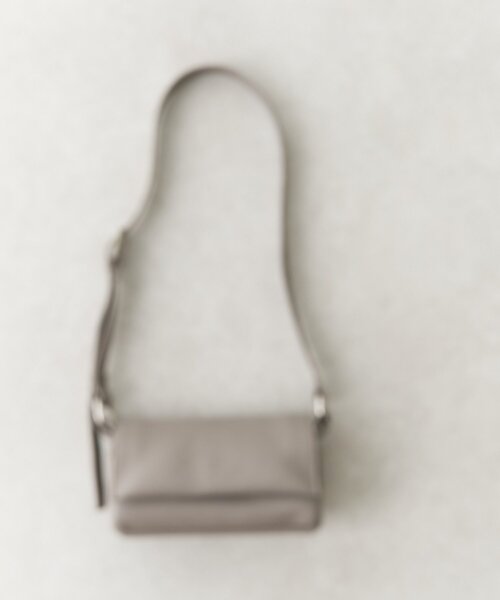 BEARDSLEYビアズリー レザー ボディバッグ ショルダーバッグ BEARDSLEY｜《ベルト付替え可》レザーボディバッグ | Rakuten Fashion