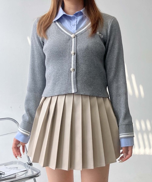 AS KNOW AS plus（アズノゥアズプラス）の「♪ワンポイントブランドロゴ刺繍 ドッキングシャツVネックカーディガン（カーディガン/ボレロ・レディース・グレー系/ネイビー系/ブラウン系・FREE）」の22枚目の写真