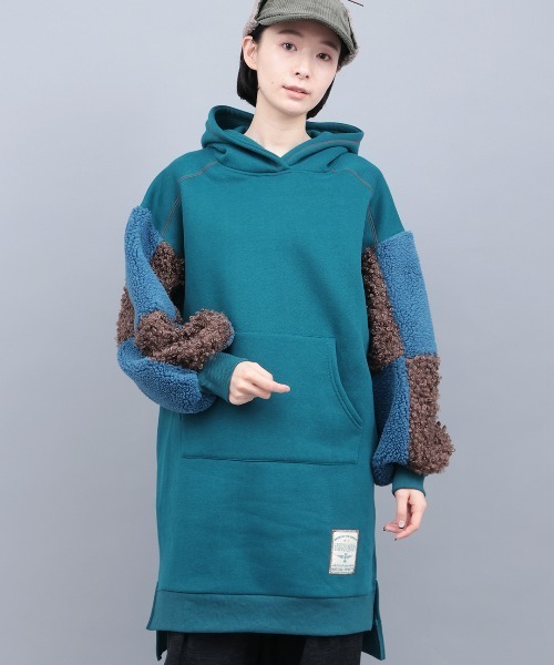 チチカカ（チチカカ）の「裏起毛ｘボアスリーブフードワンピース（ワンピース・レディース・ベージュ/チャコールグレー/ブルーグリーン・FREE）」の3枚目の写真