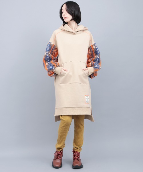 チチカカ（チチカカ）の「裏起毛ｘボアスリーブフードワンピース（ワンピース・レディース・ベージュ/チャコールグレー/ブルーグリーン・FREE）」の5枚目の写真