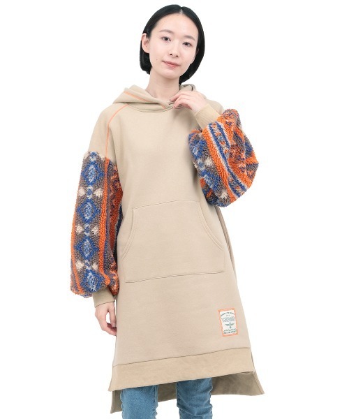 チチカカ（チチカカ）の「裏起毛ｘボアスリーブフードワンピース（ワンピース・レディース・ベージュ/チャコールグレー/ブルーグリーン・FREE）」の8枚目の写真