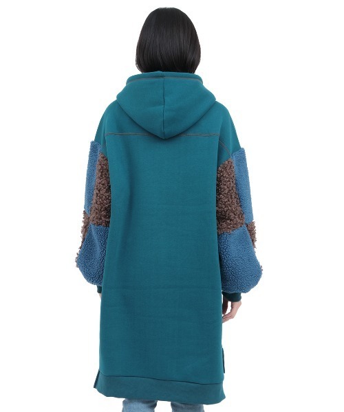 チチカカ（チチカカ）の「裏起毛ｘボアスリーブフードワンピース（ワンピース・レディース・ベージュ/チャコールグレー/ブルーグリーン・FREE）」の11枚目の写真