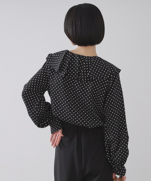 OPAQUE.CLIP（オペークドットクリップ）の「ドットプリントラッフルブラウス【洗濯機OK】（シャツ/ブラウス・レディース・ホワイト系3/ブラック系・38/40/36）」の7枚目の写真