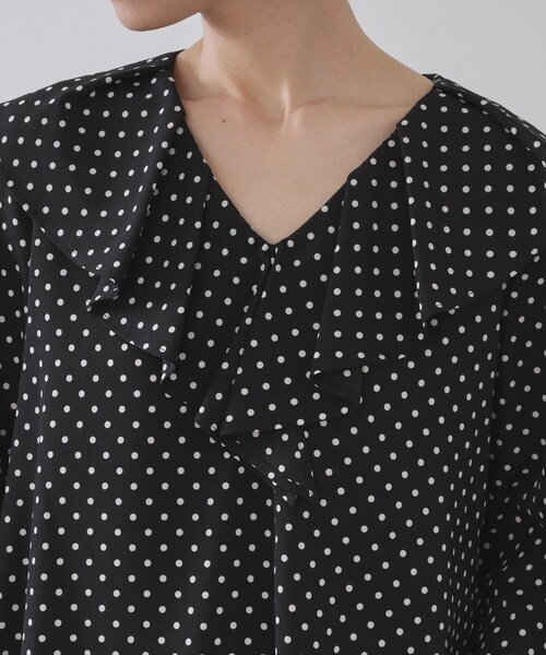 OPAQUE.CLIP（オペークドットクリップ）の「ドットプリントラッフルブラウス【洗濯機OK】（シャツ/ブラウス・レディース・ホワイト系3/ブラック系・38/40/36）」の14枚目の写真