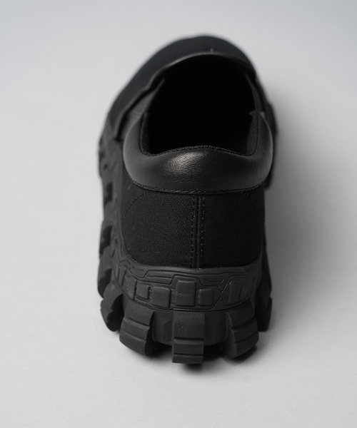 MAISON SPECIAL（メゾンスペシャル）の「《UNISEX》【SPECIAL SHOES FACTORY COLLABORATION】Rattling Sole Slip-on/ラトリングソールスリッポン【MAISON SPECIAL/メゾンスペシャル】（スニーカー・メンズ・マルチ/ブラック・28.5/25.5/26.5/27.5）」の4枚目の写真