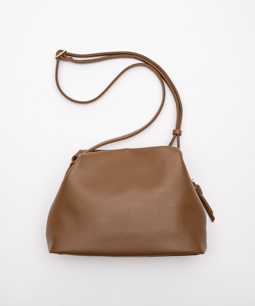 OLUN ニュアンスギャザーショルダーバッグ　ブラック OLUN ショルダーバッグ バッグ nuance gather shoulder bag/ニュアンス