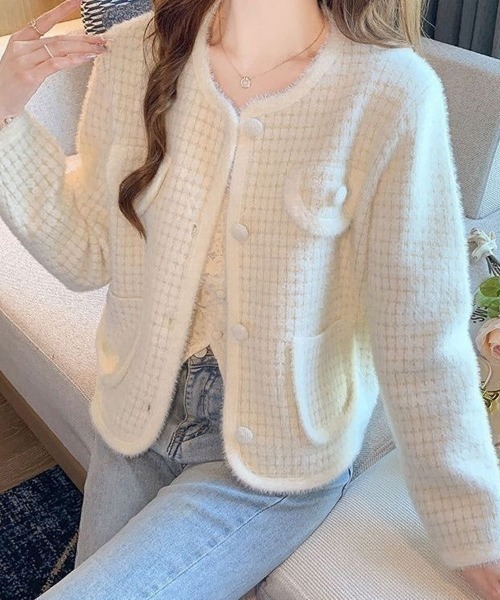 CLOTHY(クロシィ)の「【上品なラメが煌めく。クラシカルムードなツイード風ニット】シャギーニットグラフチェックジャケット(ノーカラージャケット・レディース・ブラック/オフホワイト・FREE)」の6枚目の写真