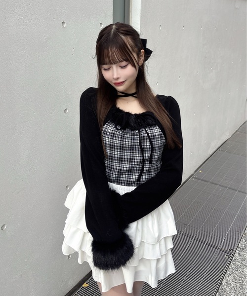 one way(ワンウェイ)の「ファー付きボレロ風トップス(Tシャツ/カットソー・レディース・ブラック系その他/ブラウン系その他/グレー系その他/ベージュ系その他/ライトグレー・FREE)」の3枚目の写真