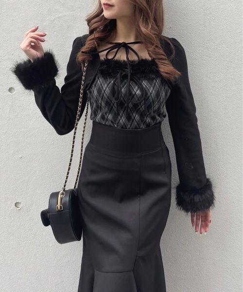 one way(ワンウェイ)の「ファー付きボレロ風トップス(Tシャツ/カットソー・レディース・ブラック系その他/ブラウン系その他/グレー系その他/ベージュ系その他/ライトグレー・FREE)」の7枚目の写真