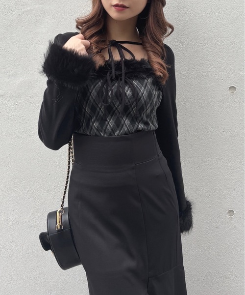 one way(ワンウェイ)の「ファー付きボレロ風トップス(Tシャツ/カットソー・レディース・ブラック系その他/ブラウン系その他/グレー系その他/ベージュ系その他/ライトグレー・FREE)」の9枚目の写真