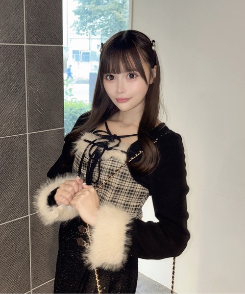 one way(ワンウェイ)の「ファー付きボレロ風トップス(Tシャツ/カットソー・レディース・ブラック系その他/ブラウン系その他/グレー系その他/ベージュ系その他/ライトグレー・FREE)」の12枚目の写真