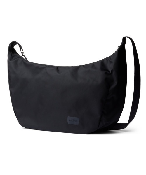 entre square(アントレスクエアー)の「Bellroy(ベルロイ)/Laneway Crescent Bag 12L Ink(ショルダーバッグ・レディース・ブラック・ONE SIZE)」の14枚目の写真