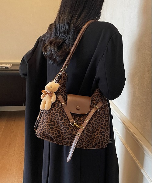 FREE STYLISTS(フリー スタイリスト)の「Y2K 大容量レオパード バッグ レザーマルチショルダーバック 通勤用/3WAY 【チャーム付】(ショルダーバッグ・レディース・レオパード/ダークブラウン・FREE)」の19枚目の写真