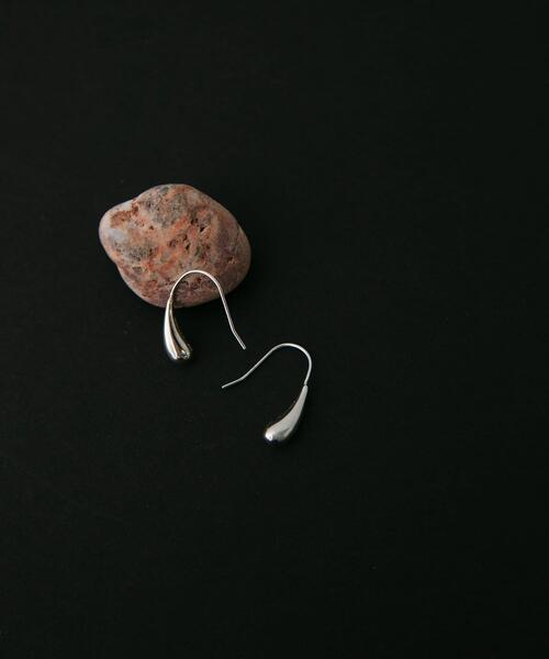 SMELLY（スメリー）の「SMELLY so　drop hook pierce（ピアス（両耳用）・レディース・シルバー・-）」の10枚目の写真