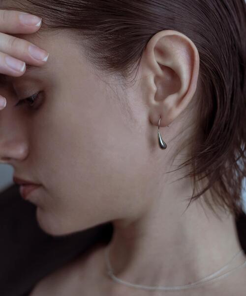 SMELLY（スメリー）の「SMELLY so　drop hook pierce（ピアス（両耳用）・レディース・シルバー・-）」の4枚目の写真
