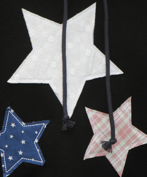 RONRON（ロンロン）の「STAR PATCH MIXED APPLIQUE HOODIE BLACK（パーカー・レディース・その他・FREE）」の5枚目の写真