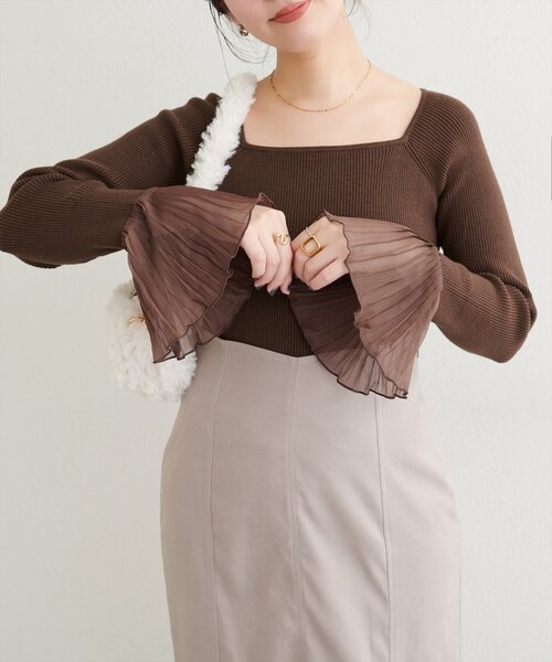 natural couture(ナチュラルクチュール)の「【WEB限定】袖フリルニット(ニット/セーター・レディース・ブラック/アイボリー/ブラウン・FREE)」の3枚目の写真