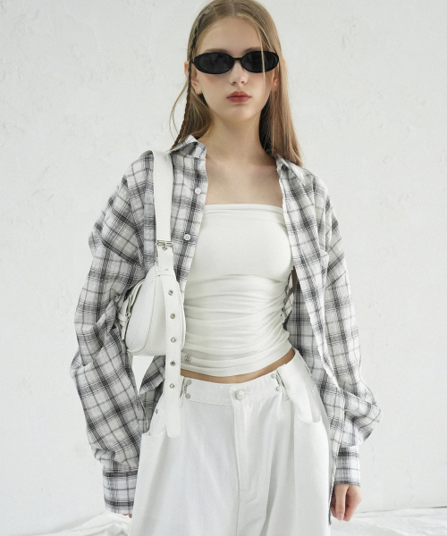 AVANDRESS(アバンドレス )の「Smith Overfit Check Shirt BLACK(シャツ/ブラウス・レディース・ブラック・LARGE/MEDIUM/X-LARGE/SMALL)」の9枚目の写真