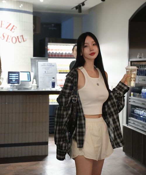 AVANDRESS(アバンドレス )の「Smith Overfit Check Shirt BLACK(シャツ/ブラウス・レディース・ブラック・LARGE/MEDIUM/X-LARGE/SMALL)」の2枚目の写真